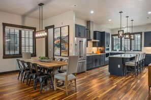 House, 4 Bedrooms | Dining - Blue Horizon Chalet 4 Bedroom Home (Winter Park)