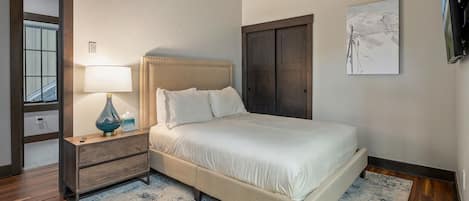 House, 4 Bedrooms | 4 bedrooms, laptop workspace, iron/ironing board, free WiFi