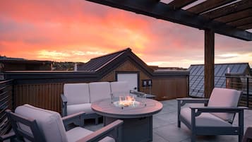 House, 4 Bedrooms | Terrace/patio