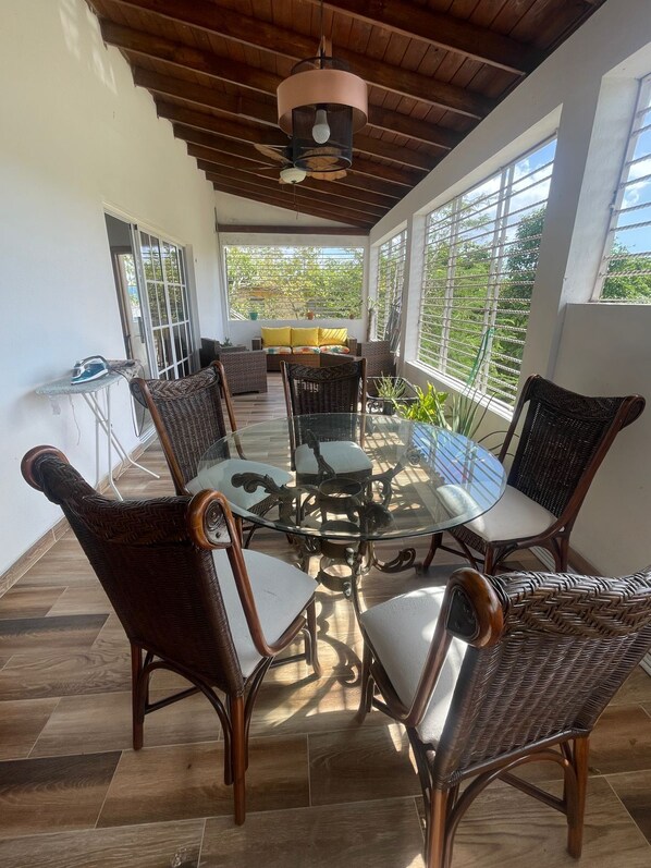 Comfort-huoneisto, parveke | Terassi/patio