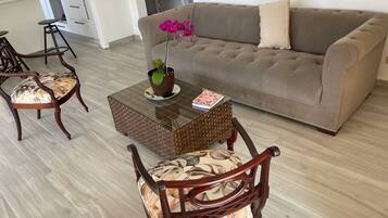 Comfort Apartment, Balcony | Living area