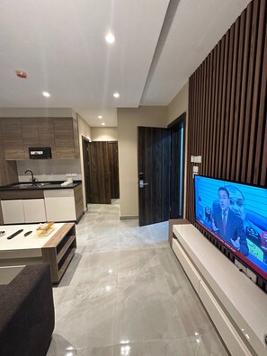 Pool - Charming Amman Apartment for Rent - Entire Ho (Amman)