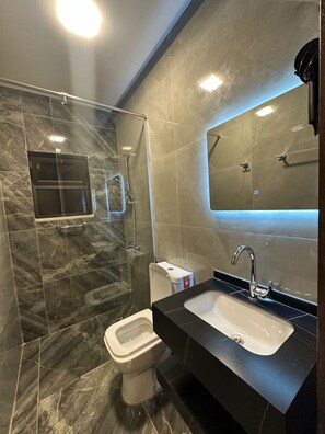 Apartment, 1 Bedroom, Accessible, Smoking | Bilik Mandi