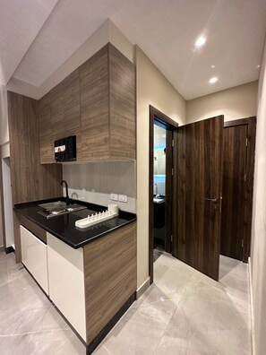 Apartment, 1 Bedroom, Accessible, Smoking | Private kitchen