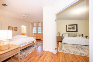Desk, iron/ironing board, WiFi, bed sheets