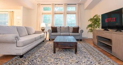 Private 4BR Oasis | 2 KNG BDs | 4 TVs | Free Wi-Fi