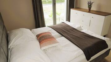 House | 4 bedrooms, individually furnished, bed sheets