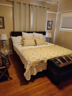 2 quartos, ferros/tábuas de passar roupa, Wi-Fi, roupa de cama
