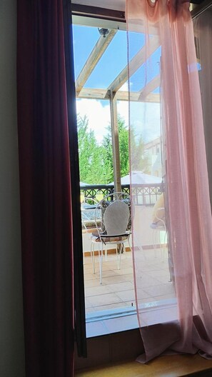 Villa - 3 soveværelser - balkon - udsigt til have | Balkon