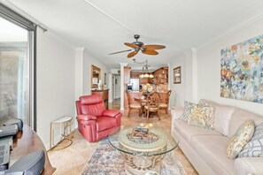 TV, fireplace - Crescent Sands I E2- Oceanfront 2BR- Pool (North Myrtle Beach)