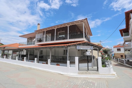 Fachada de la propiedad