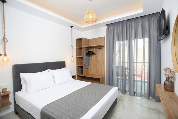 Deluxe Apartment, 1 Bedroom | In-room safe, iron/ironing board, free WiFi
