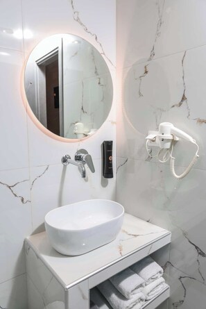 Bathroom - Gregory Luxury Apartments  (Kassandra)