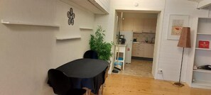 In-room dining - Tofta Konstgalleri-Lägenhet Loftet03 (Varberg)