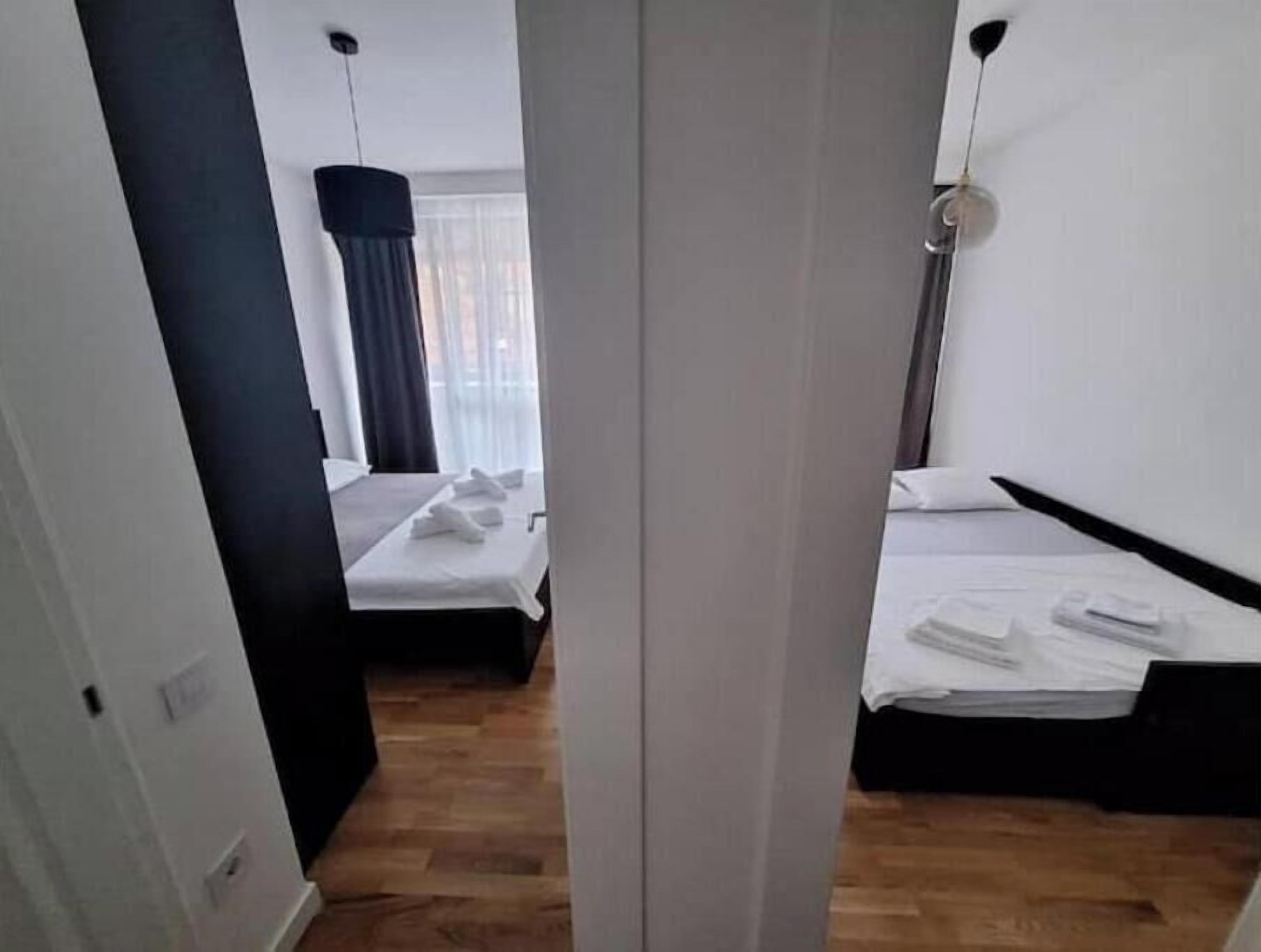 2 Schlafzimmer, Zimmersafe, Schreibtisch, Bügeleisen/Bügelbrett