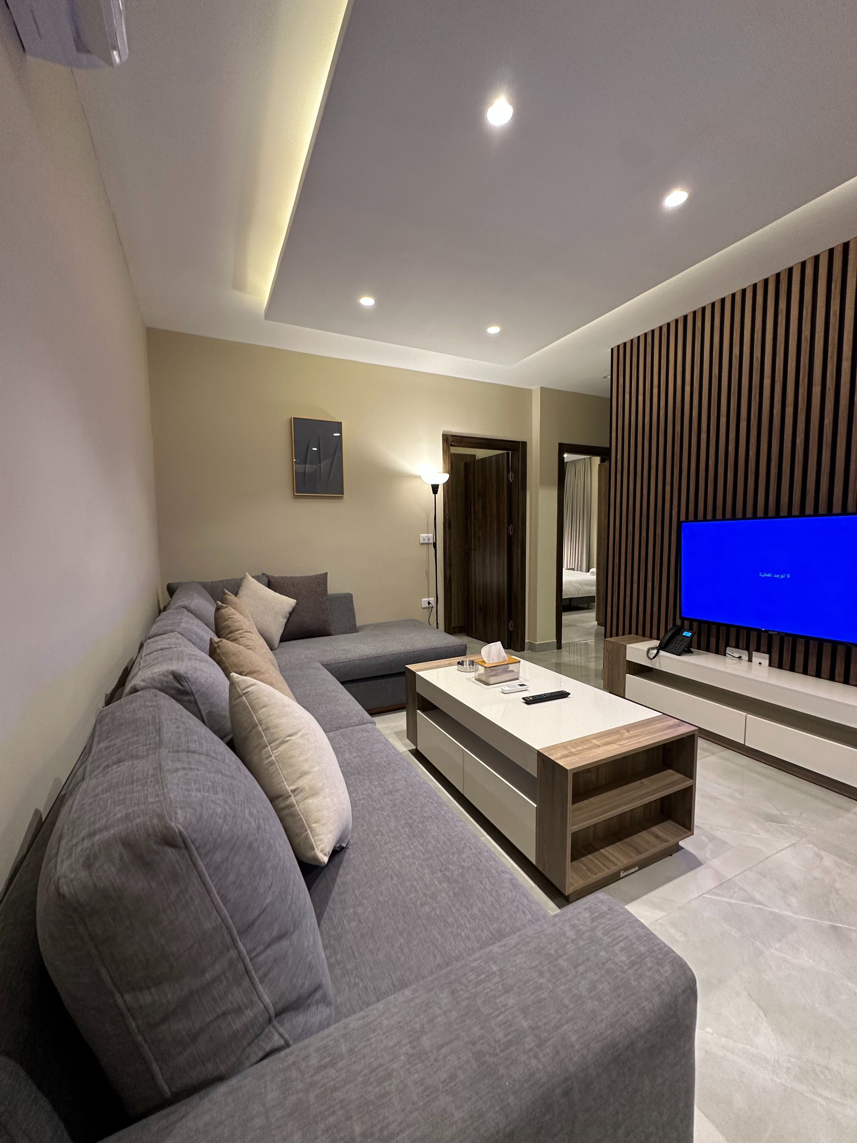Apartment, 2 Bedrooms, Accessible, Smoking | Living room