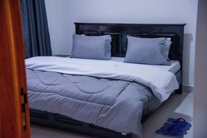 Deluxe Double or Twin Room, Mountain View | In-room safe, desk, laptop workspace, soundproofing - THE TREKKER'S REST LODGE (Cyuve)