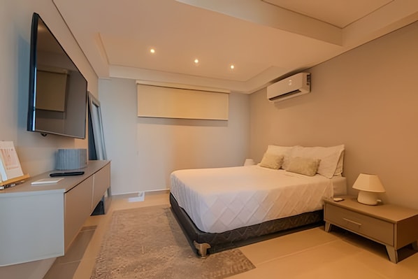 2 bedrooms, iron/ironing board, Internet