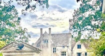 Avebury UK
Peaceful haven to explore the magical stone circles of Avebury