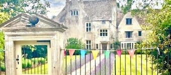 Avebury UK
Peaceful haven to explore the magical stone circles of Avebury