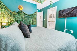7 quartos, ferros/tábuas de passar roupa, roupa de cama