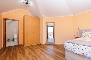 1 habitación, tabla de planchar con plancha y wifi gratis