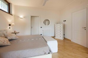 4 bedrooms, free WiFi, bed sheets