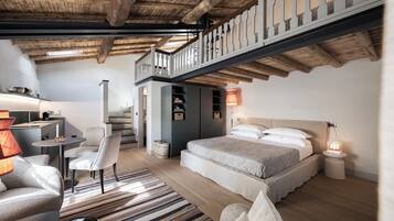 Studio Suite, Garden View | In-room safe, free WiFi