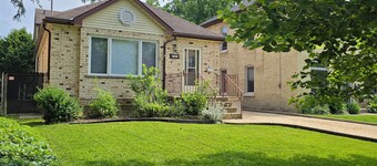 Private Spacious Home - Central Location