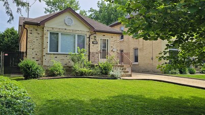 Private Spacious Home - Central Location