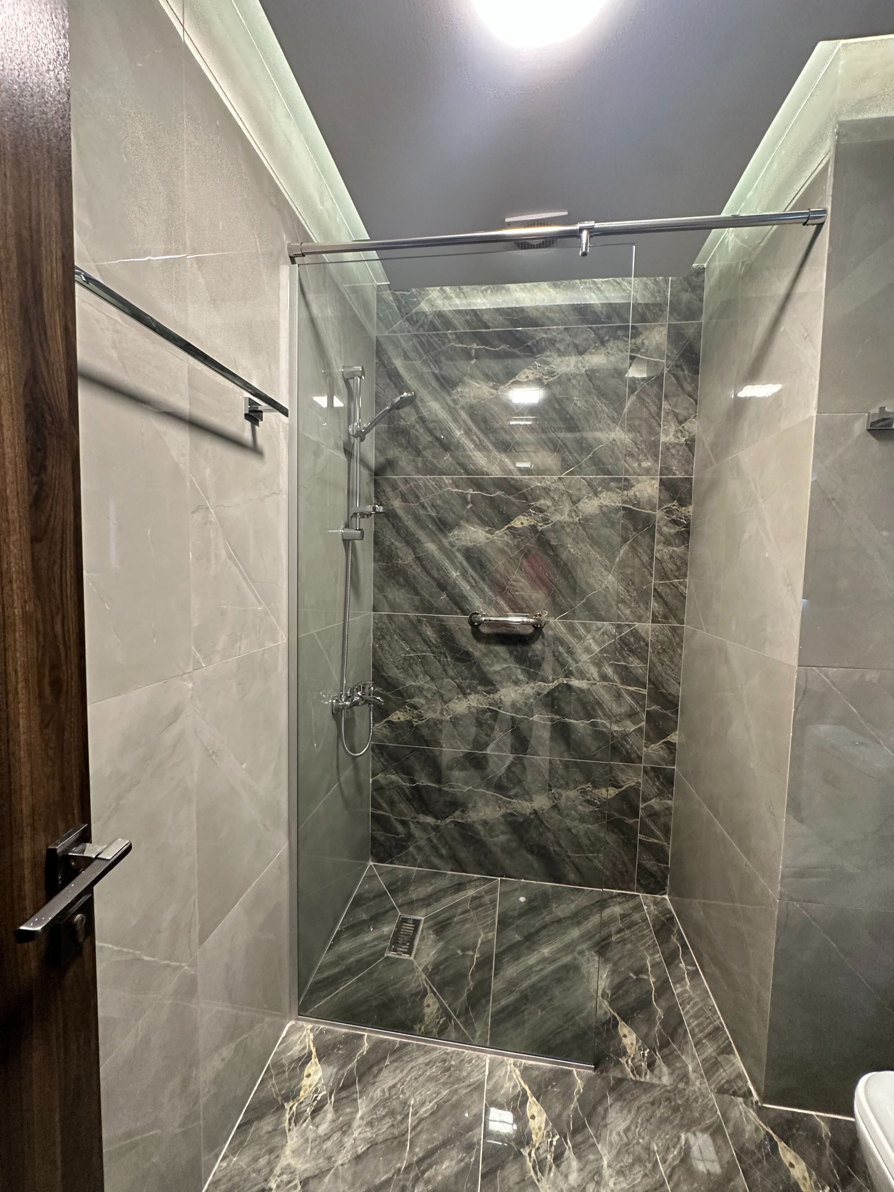 Apartment, 1 Bedroom, Accessible, Smoking | Bathroom