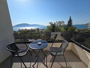 Balcony - White Hill Radhime (Orikum)