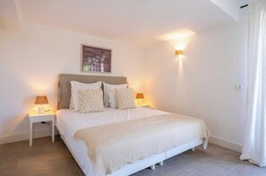 Apartment | 1 bedroom, laptop workspace, iron/ironing board, bed sheets