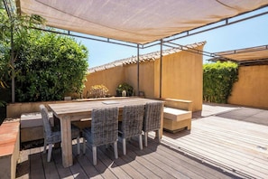 Apartment | Outdoor dining