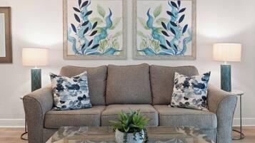 Smart TV, table tennis