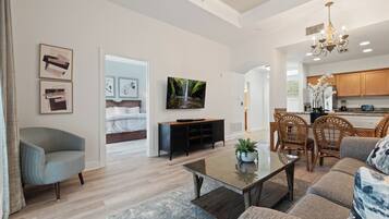 Smart TV, table tennis