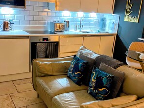 Interior - Tranquil retreat with hot tub (Stoke Bruerne)