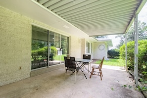 Outdoor dining