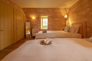 2 chambres, fer et planche à repasser, lit parapluie, Wi-Fi gratuit