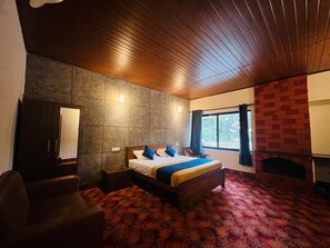 4 bedrooms, bed sheets