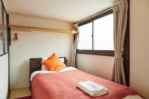Apartamento básico, para não fumantes | Ferros/tábuas de passar roupa, Wi-Fi de cortesia
