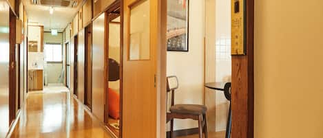 Apartamento básico, para não fumantes | Ferros/tábuas de passar roupa, Wi-Fi de cortesia