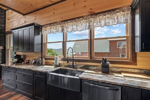 Fridge, microwave, oven, stovetop - Incredible Views*Lots of Amenities* Indoor Pool*Keurig*WiFi (Sevierville)