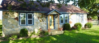 Buttercup Bungalow; charming 1925 "giraffe" country house 3 min from XNA