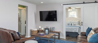 Buttercup Bungalow; charming 1925 "giraffe" country house 3 min from XNA