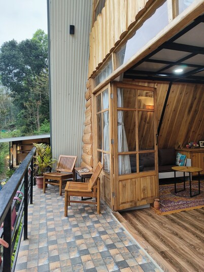 Amazing 2 bedroom house with WiFi in Gangtok A frame cottage,  peaceful place