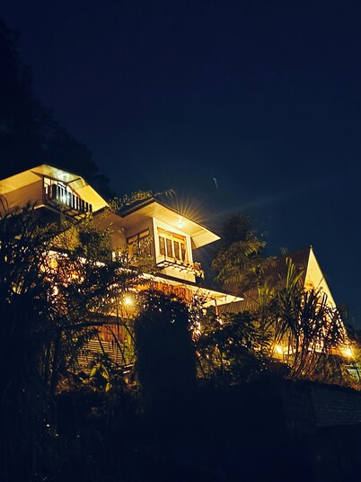 Amazing 2 bedroom house with WiFi in Gangtok A frame cottage,  peaceful place