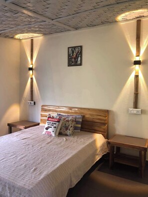 WiFi, bed sheets