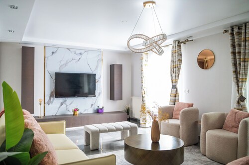 Luxury villa in Bussy, 12 minutes from Disneyland Paris - from 6 to 16 people