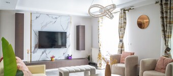 Luxury villa in Bussy, 12 minutes from Disneyland Paris - from 6 to 16 people